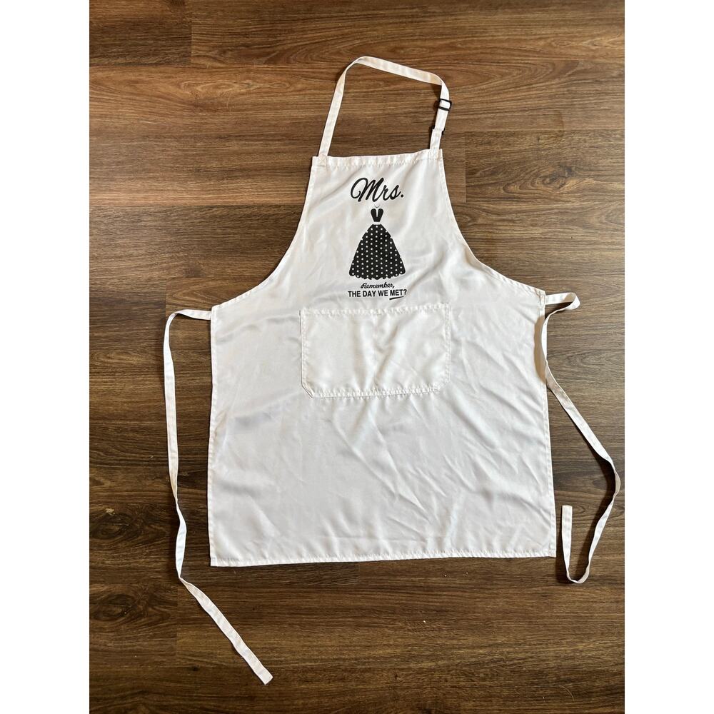 Set of Mr. and Mrs. Aprons Black White Newlywed Engagement Gift One Size - Picture 2 of 12